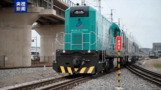 我国首批1000kW电池动力机车交付使用